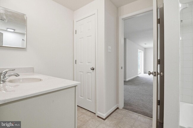 Building Photo - 950 Grouse Pointe Dr