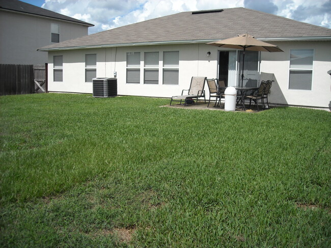 Building Photo - 8913 Redtail Dr