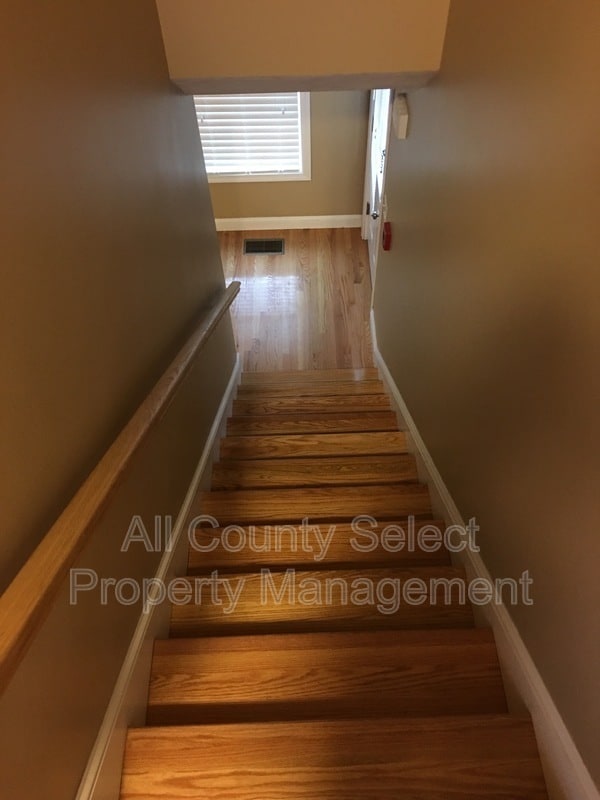 Building Photo - 83 Holten St