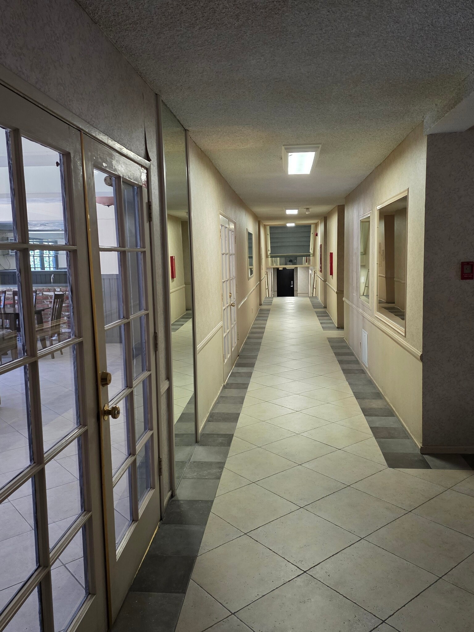 Ground floor hallway - 1222 N Olive Dr