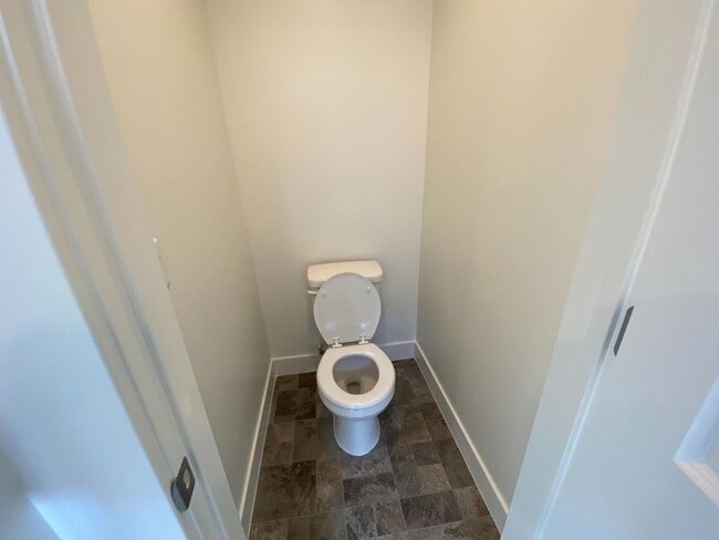 Building Photo - Beautiful 4 bed and 2.5 Bath in Desert Bluff Townhomes at Desert Canyons