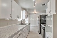 Building Photo - 961 S 190 W