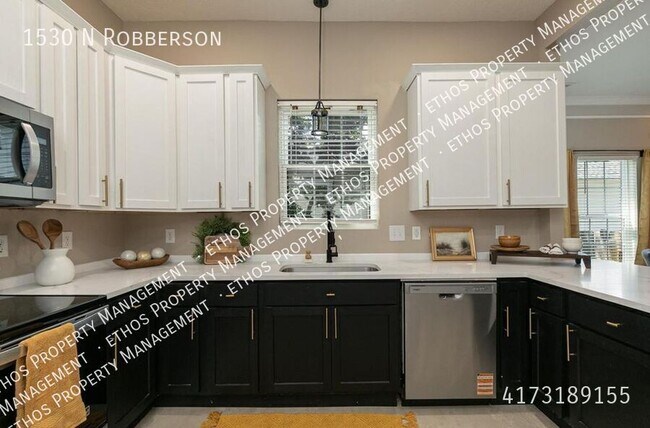 Building Photo - 1530 N Robberson-