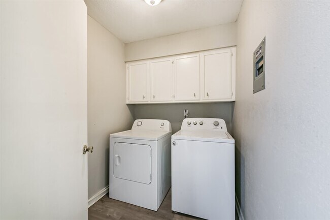 Building Photo - 4613 Cashel Glen Dr