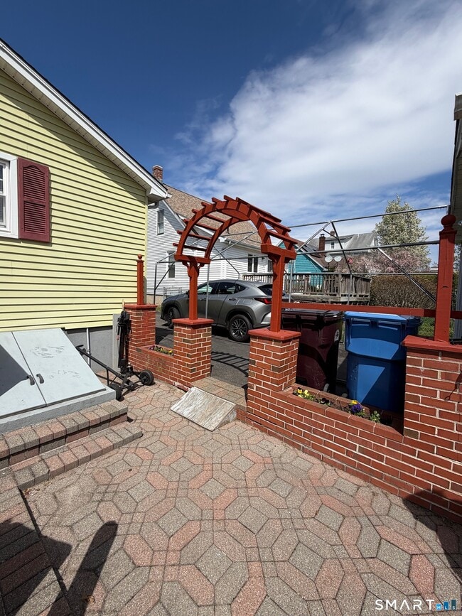 Building Photo - 23 Magnolia St