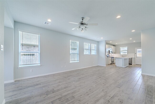 Building Photo - 10323 Birch Peak Dr