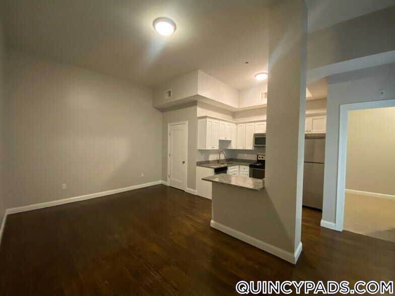 Building Photo - 10 Merrymount Rd