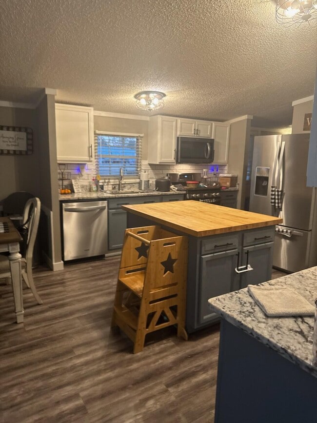 Building Photo - 5170 Silo Rd