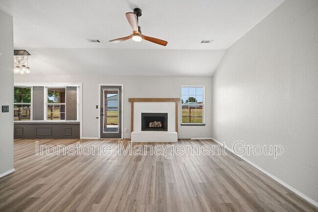 Building Photo - 11665 N 156th E Ave