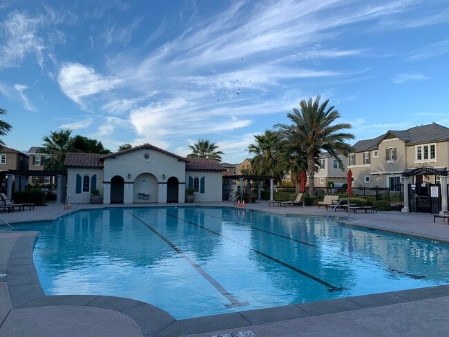 Building Photo - GORGEOUS HOME IN EASTVALE CORONA