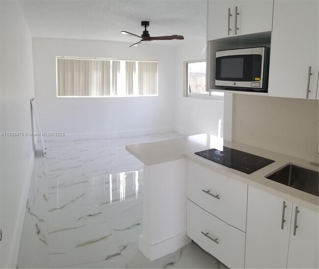 Building Photo - 20415 Highland Lakes Blvd