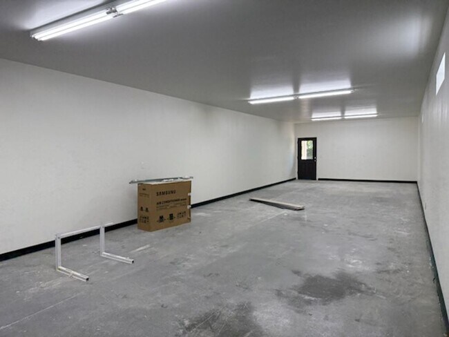 Building Photo - Duplex in CDA !