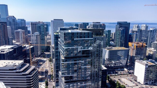 Building Photo - 2Bd/2Ba Seattle Apartment