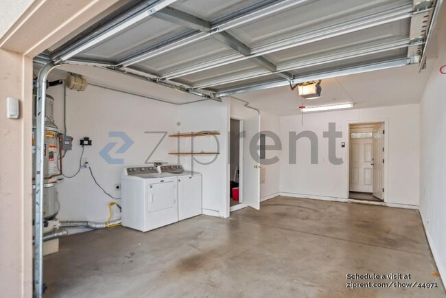 Building Photo - 727 Northrup St