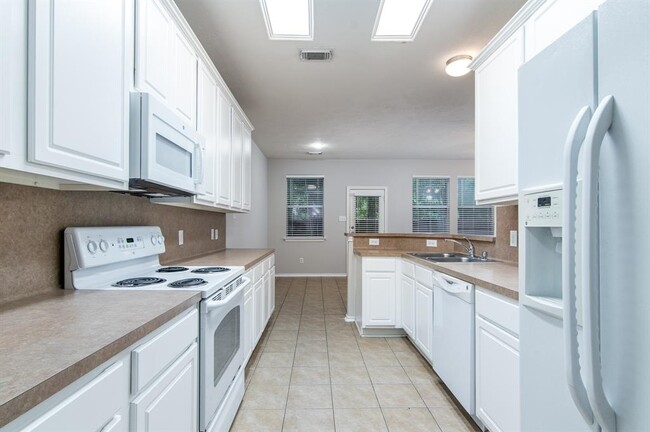 Building Photo - 215 N Burberry Park Cir