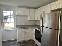 Building Photo - 121 Pleasant St