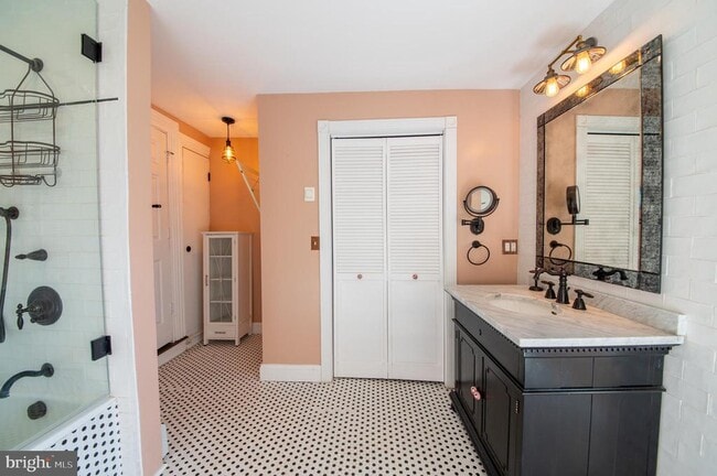 Building Photo - 35 Delaware Ave