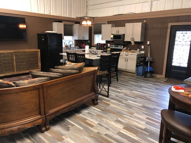 Building Photo - Bring your horse!! Come enjoy the wood bur...