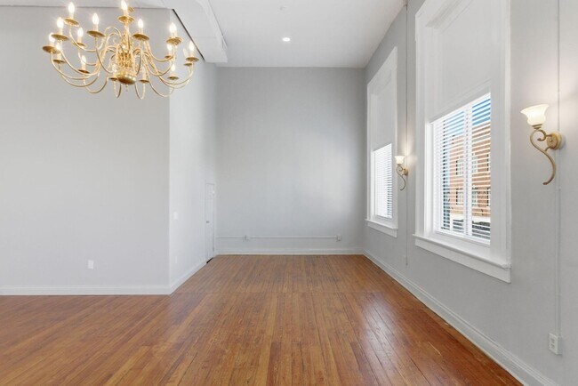 Building Photo - 500 Main St