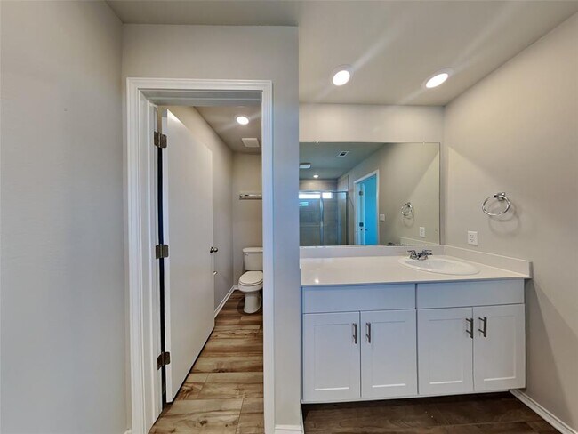 Building Photo - 5105 Sidesaddle Dr