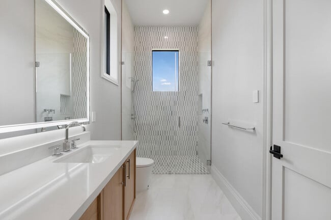 Building Photo - 14699 Black Bear Rd