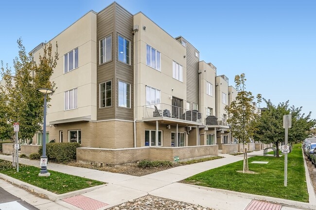 Building Photo - 177 S Harrison St