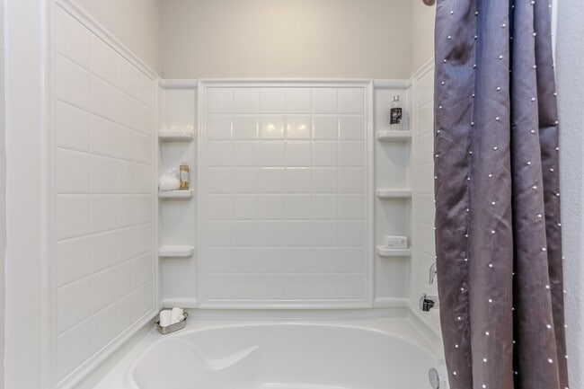 Building Photo - 9922 Southern Bayberry Dr