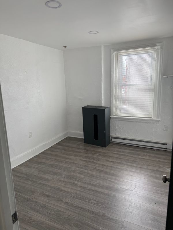 Building Photo - 6135 Vine St