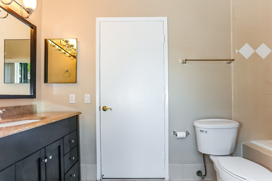 Building Photo - 21080 Woodspring Ave