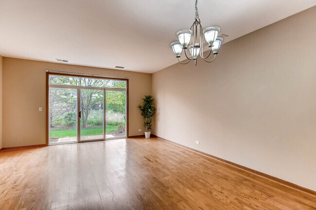 Building Photo - 961 Genesee Ct