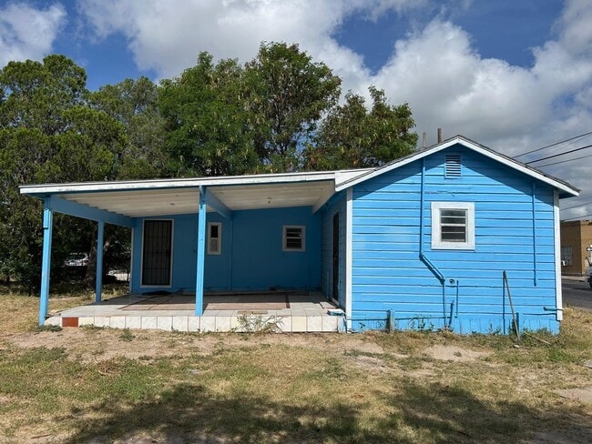 Building Photo - 815 San Jorge Ave