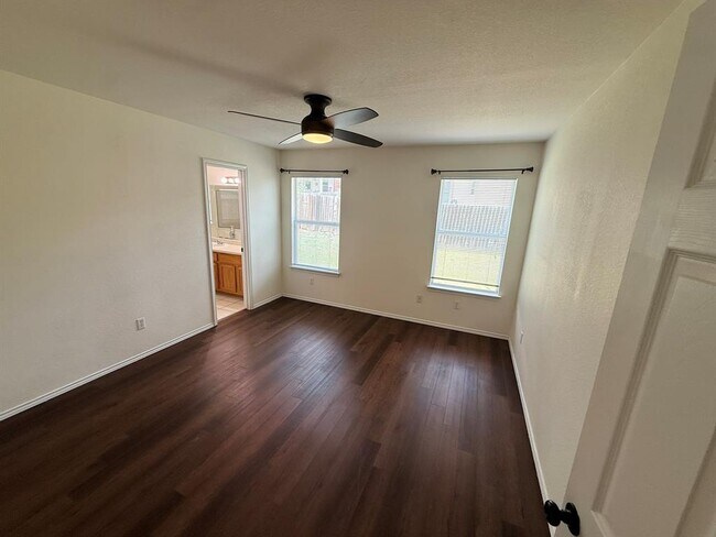 Building Photo - 116 Spur Cove