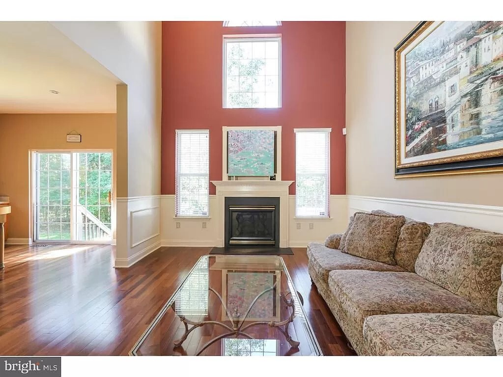 Family room with accent wall - 58 Weaver Dr