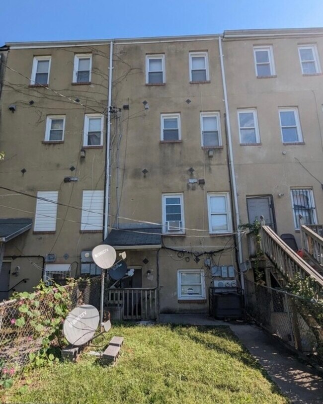 Building Photo - 1022 N Carey St