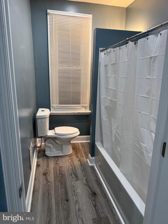 Building Photo - 5332 Pine St