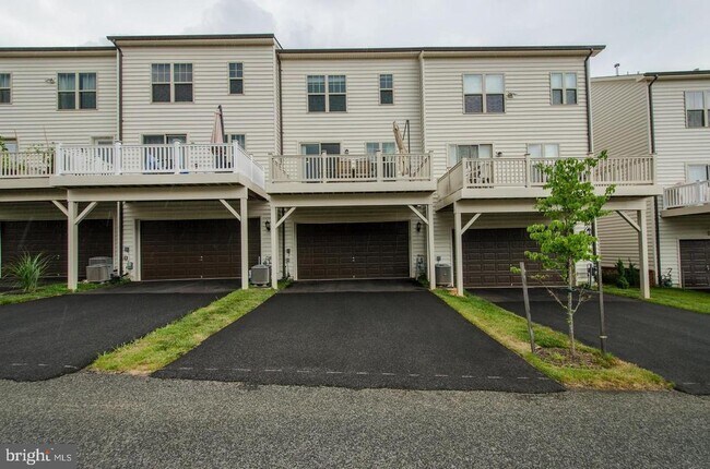 Building Photo - 13226 Deer Highlands Way