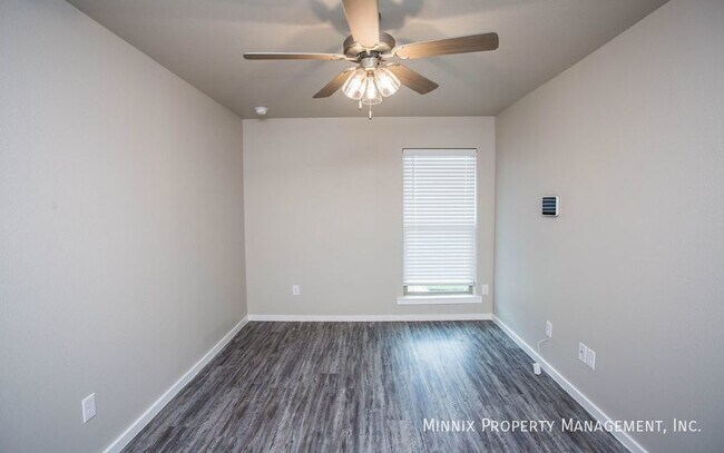 Building Photo - 2102 Langford Ave