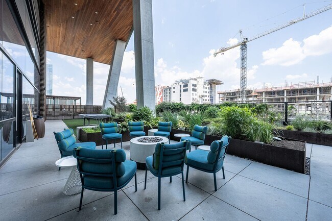 Building Photo - DOWNTOWN AUSTIN CONDO ON RAINEY STREET!! 1 BEDROOM 1 BATH - FULLY FURNISHED