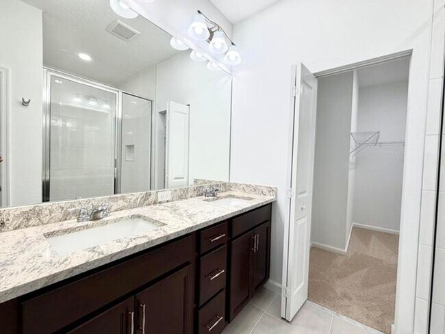 Building Photo - 4093 S Longwood Lk Sq