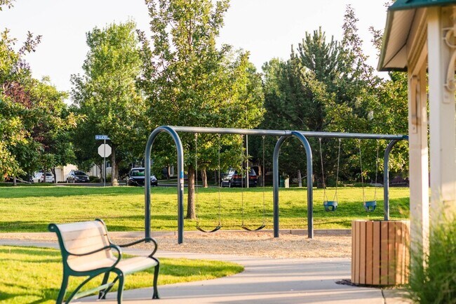 Building Photo - 3848 Red Deer Trl