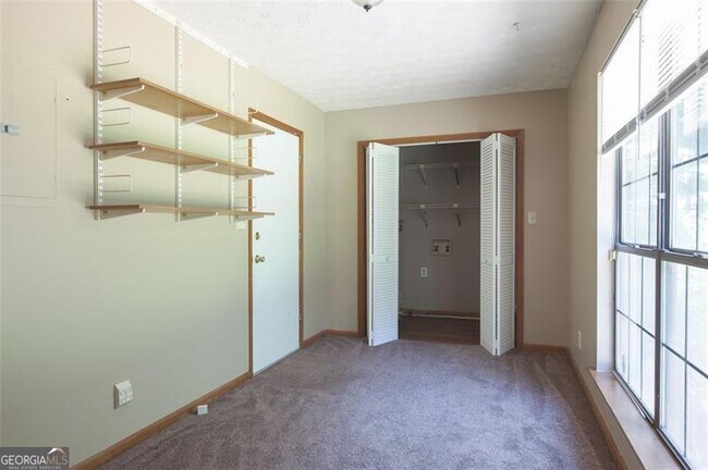 Building Photo - 310 Summerwood Dr