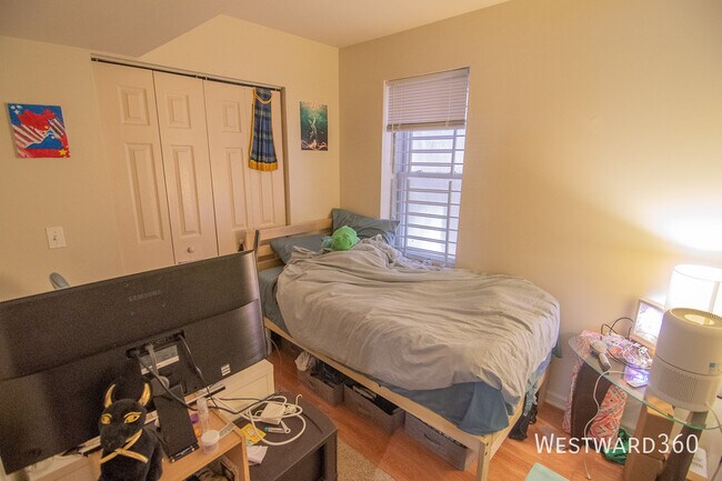 Building Photo - 1756 W Crystal-1R