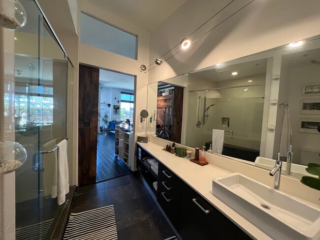 Building Photo - 13320 Beach Ave