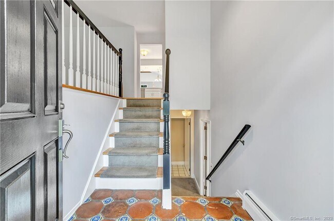 Building Photo - 4 Cranbury Woods Rd