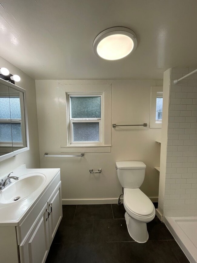 Building Photo - 1/2 Off First Month's Rent, 2Bdrm, 1Bath, SFR