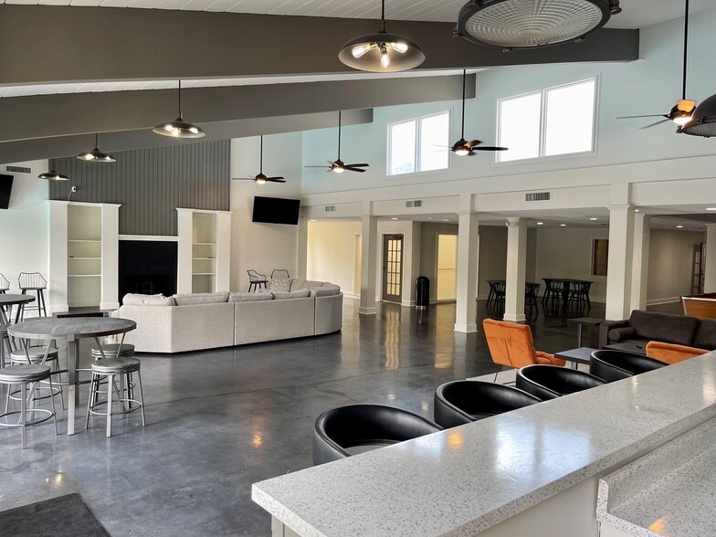 Wellington Club & Apartments 6900 W 50th Terrace Mission KS 66202