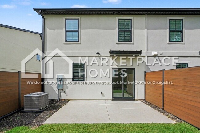 Building Photo - 7 Taverly Dr