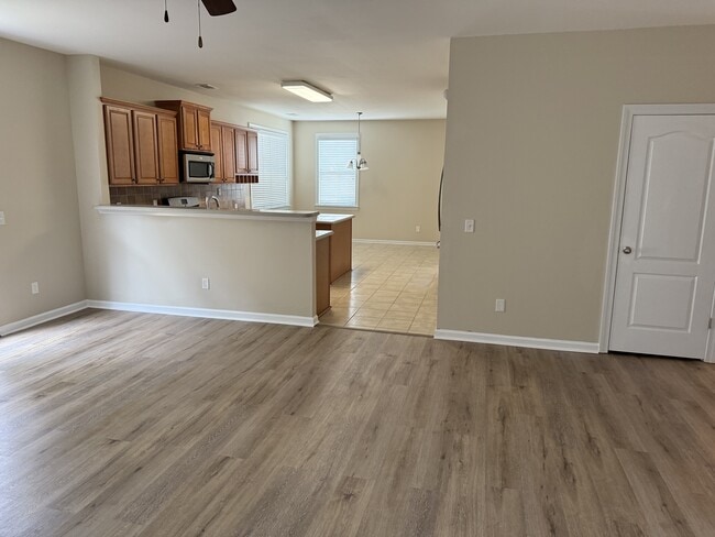 Building Photo - 2380 McIntosh Dr