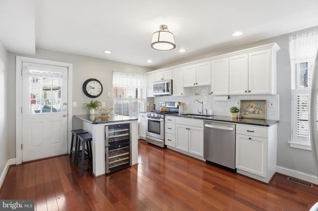 Building Photo - 1314 Webster St