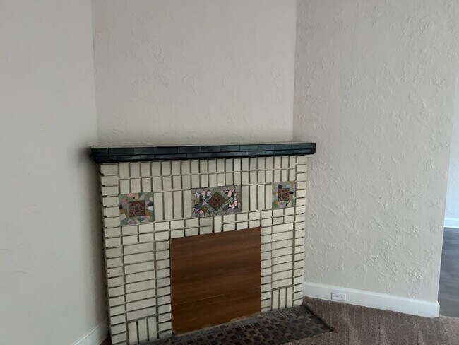 Building Photo - 678 Ivy St